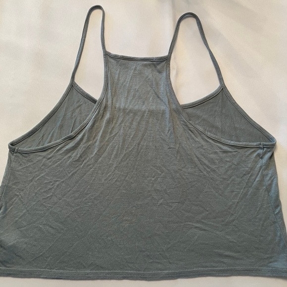 Tops - Super hot cropped tank in blue/gray